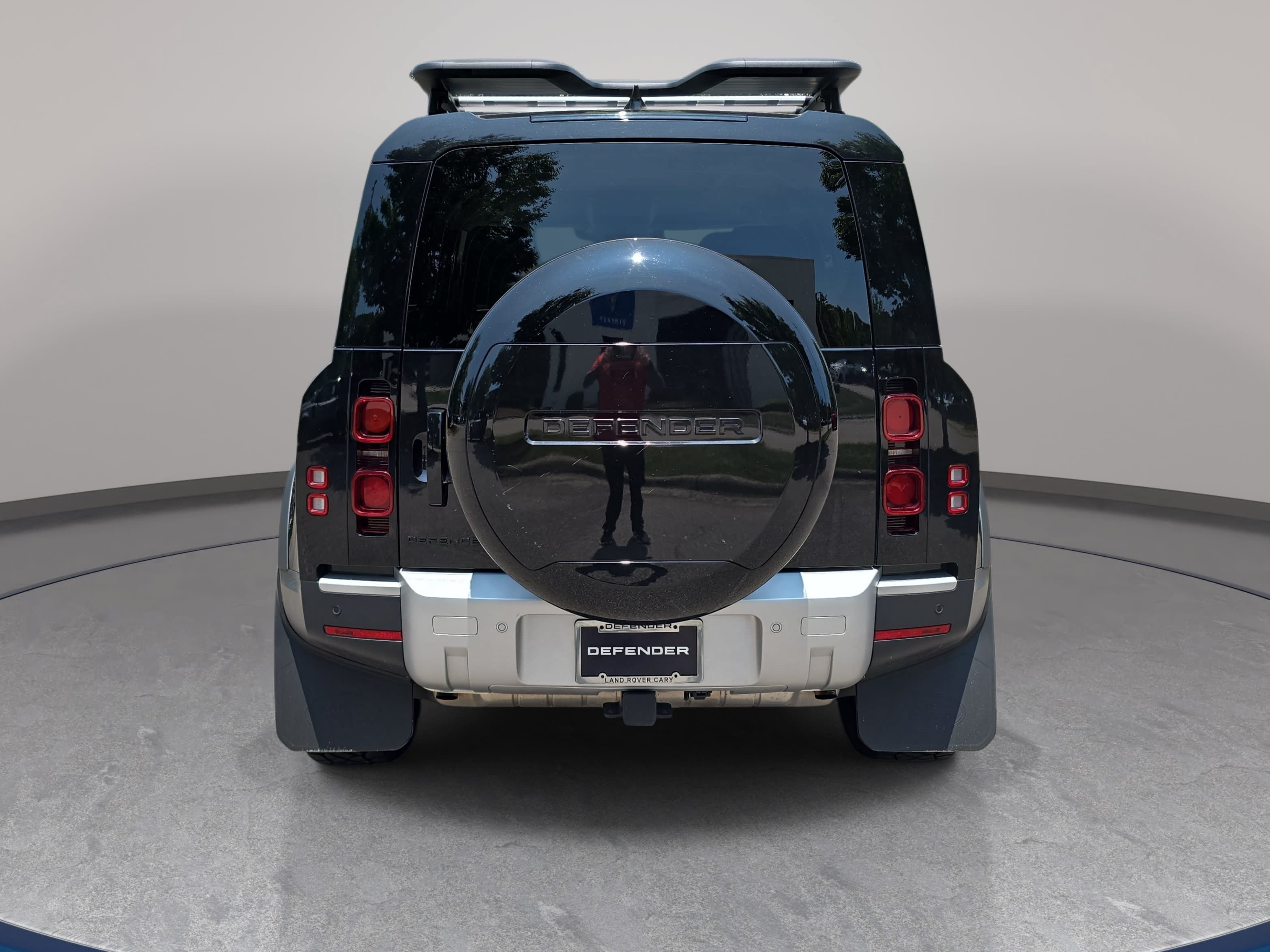 Certified 2025 Land Rover Defender 110 S AWD/4WD image 6