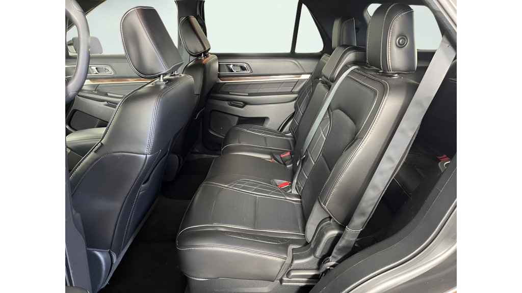 Used 2018 Ford Explorer Platinum AWD/4WD image 12