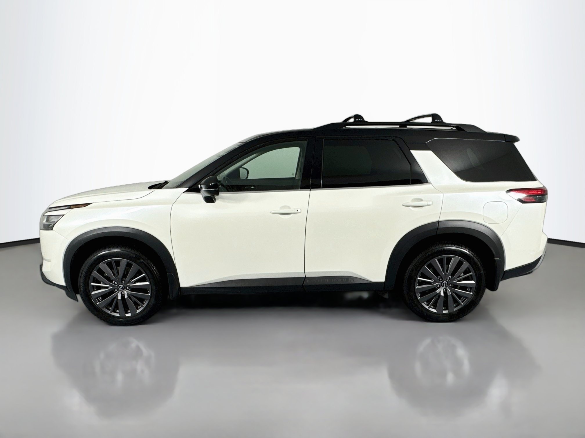Used 2023 Nissan Pathfinder SL w/ SL Premium Package AWD/4WD image 8
