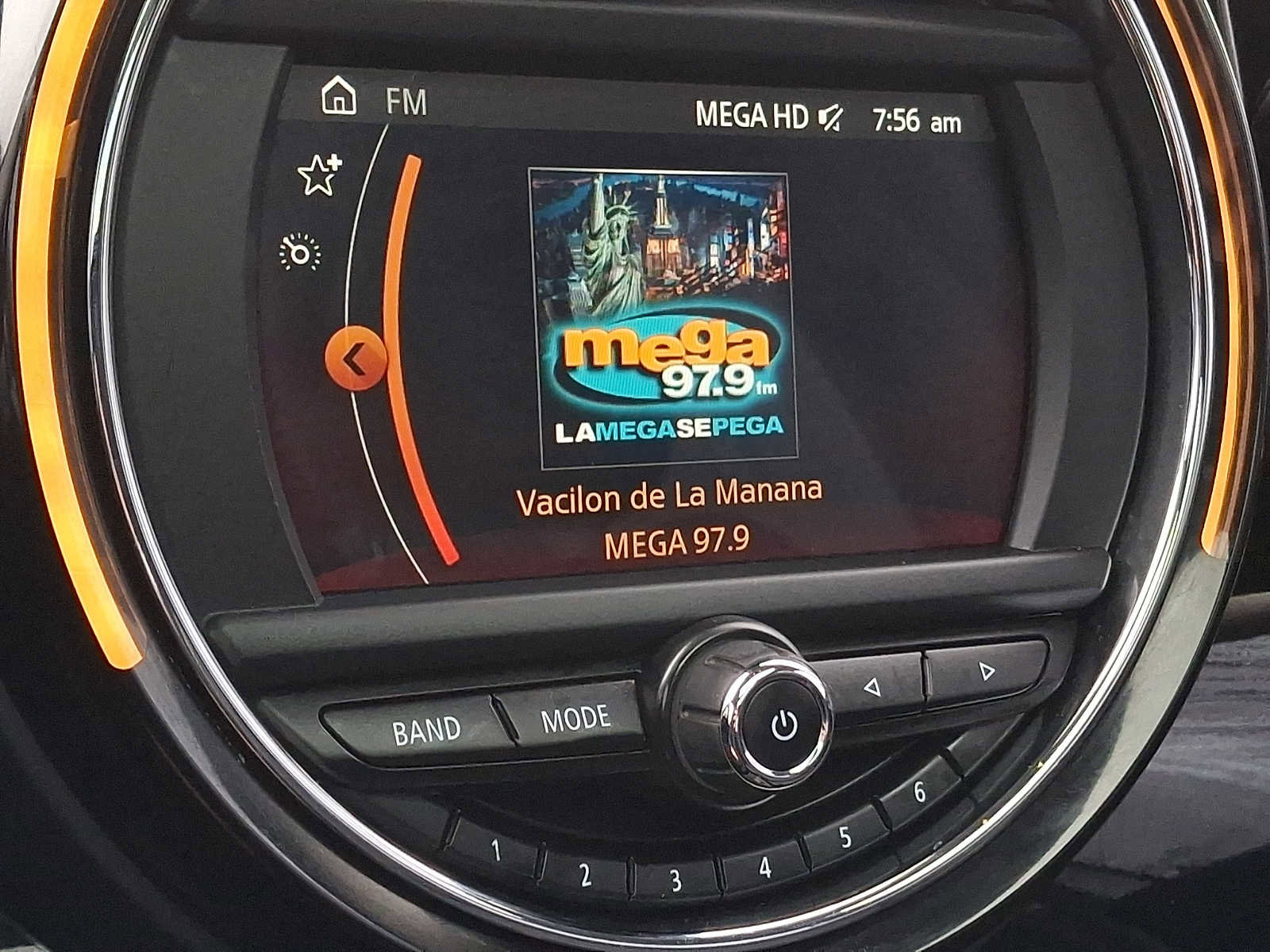 Used 2019 MINI Cooper Countryman S w/ Premium Package image 14