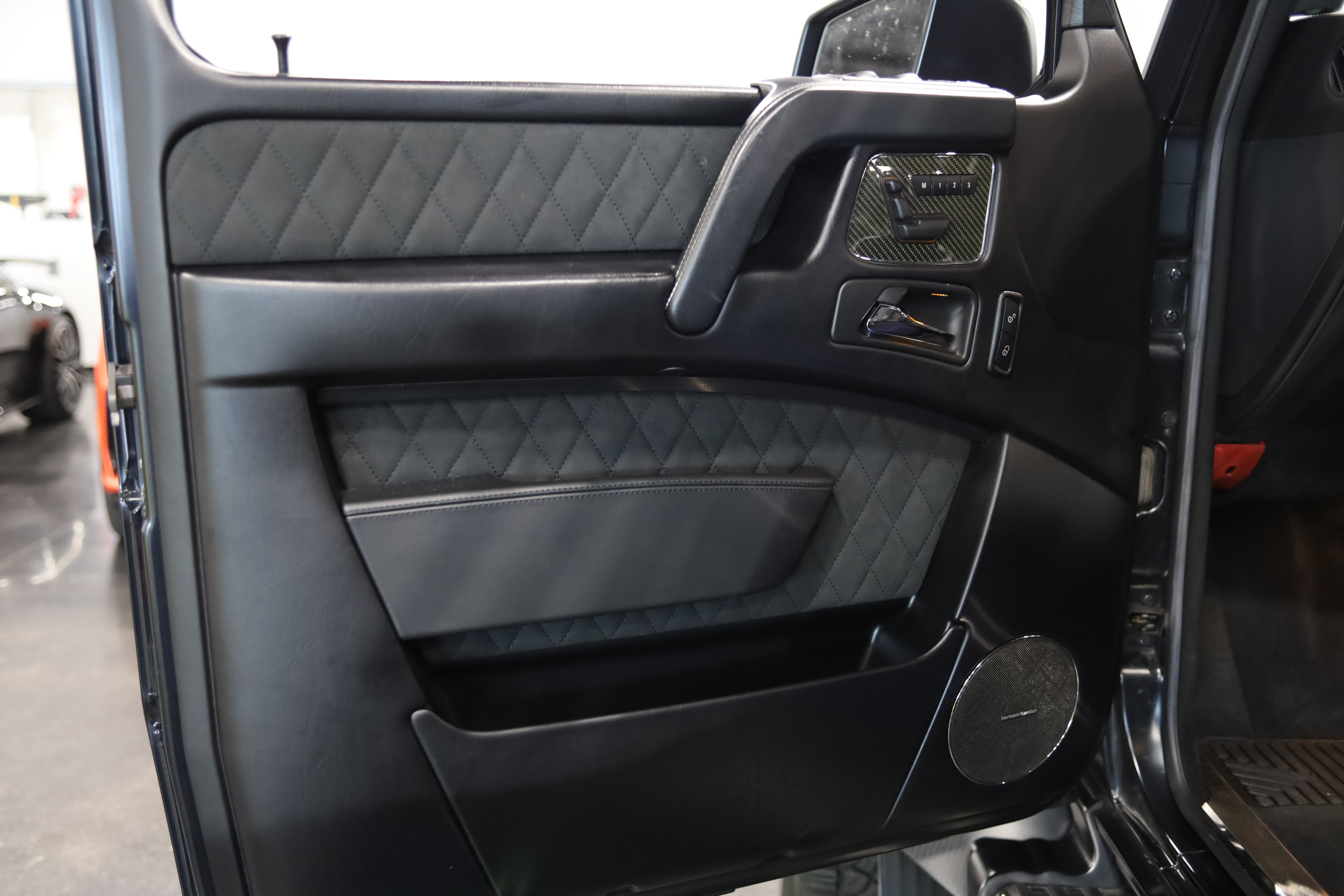 Used 2018 Mercedes-Benz G 550 Squared image 15