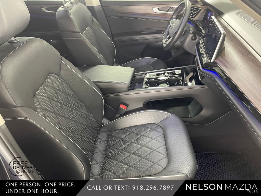 Used 2024 Volkswagen Atlas SEL Premium R-Line image 49