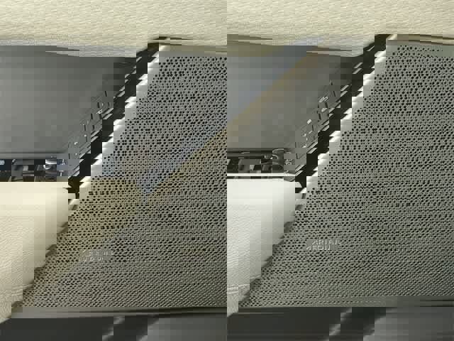 Used 2020 Land Rover Range Rover Velar R-Dynamic S image 34