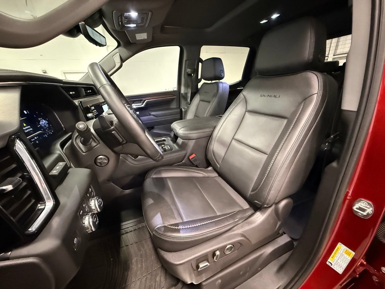 Used 2024 GMC Sierra 1500 Denali w/ Denali Reserve Package AWD/4WD image 19