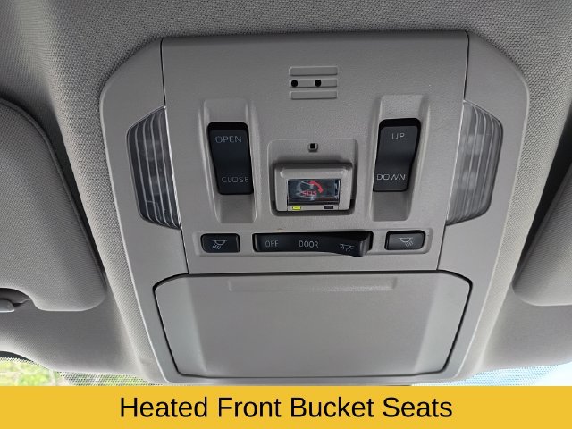 Used 2023 Toyota Highlander XLE AWD/4WD image 18