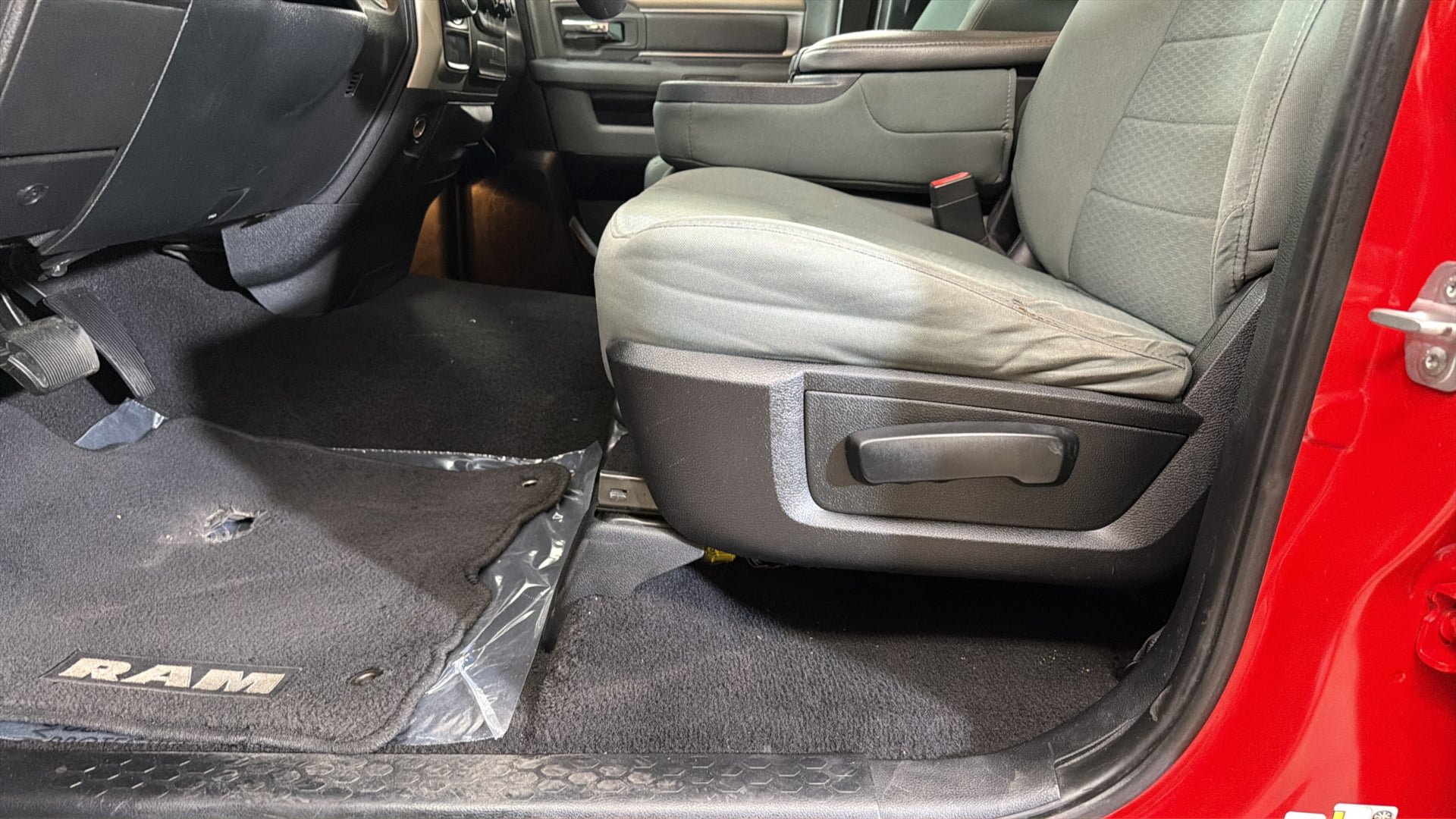 Used 2014 RAM 1500 Classic SLT RWD image 20