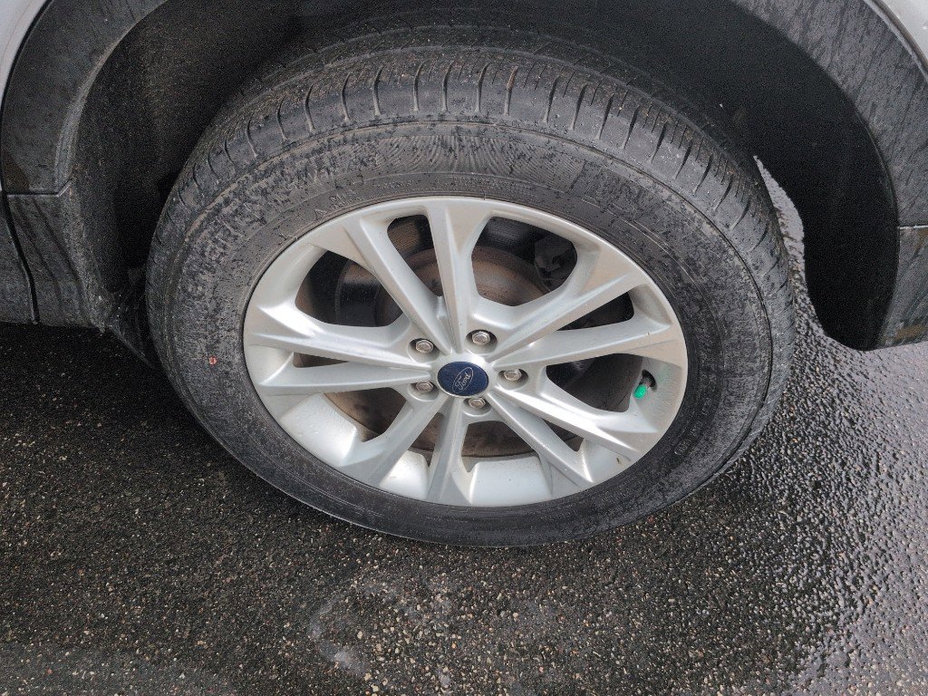 Used 2019 Ford Escape SE image 5