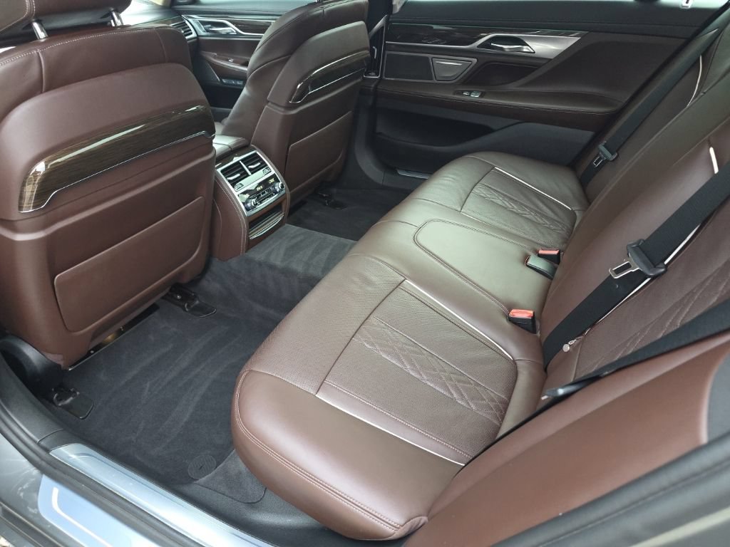 Used 2016 BMW 750i xDrive AWD/4WD image 15