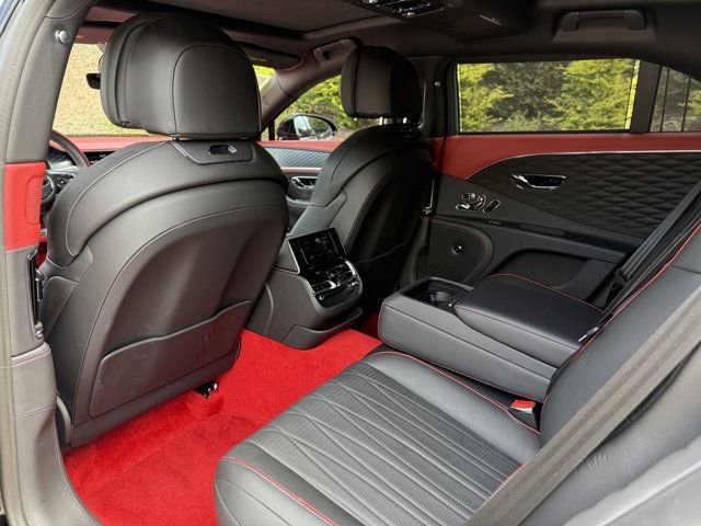 Used 2024 Bentley Flying Spur Azure image 35