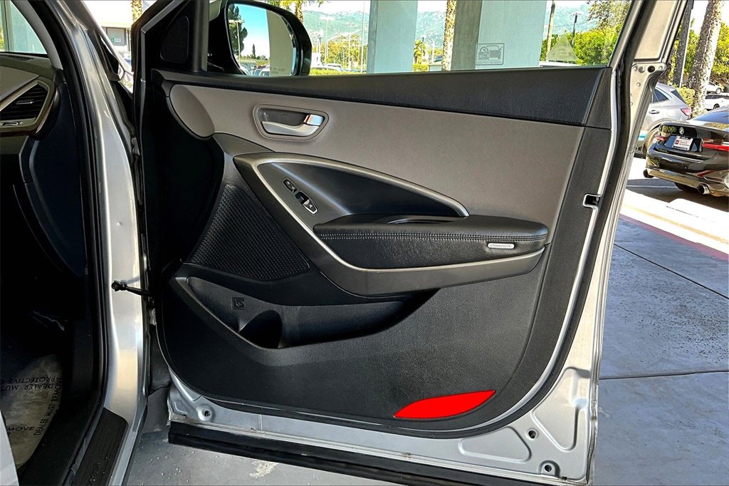 Used 2018 Hyundai Santa Fe SE w/ Cargo Package image 29