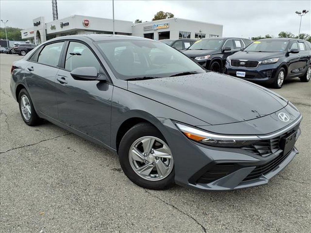 Used 2026 Hyundai Elantra SE