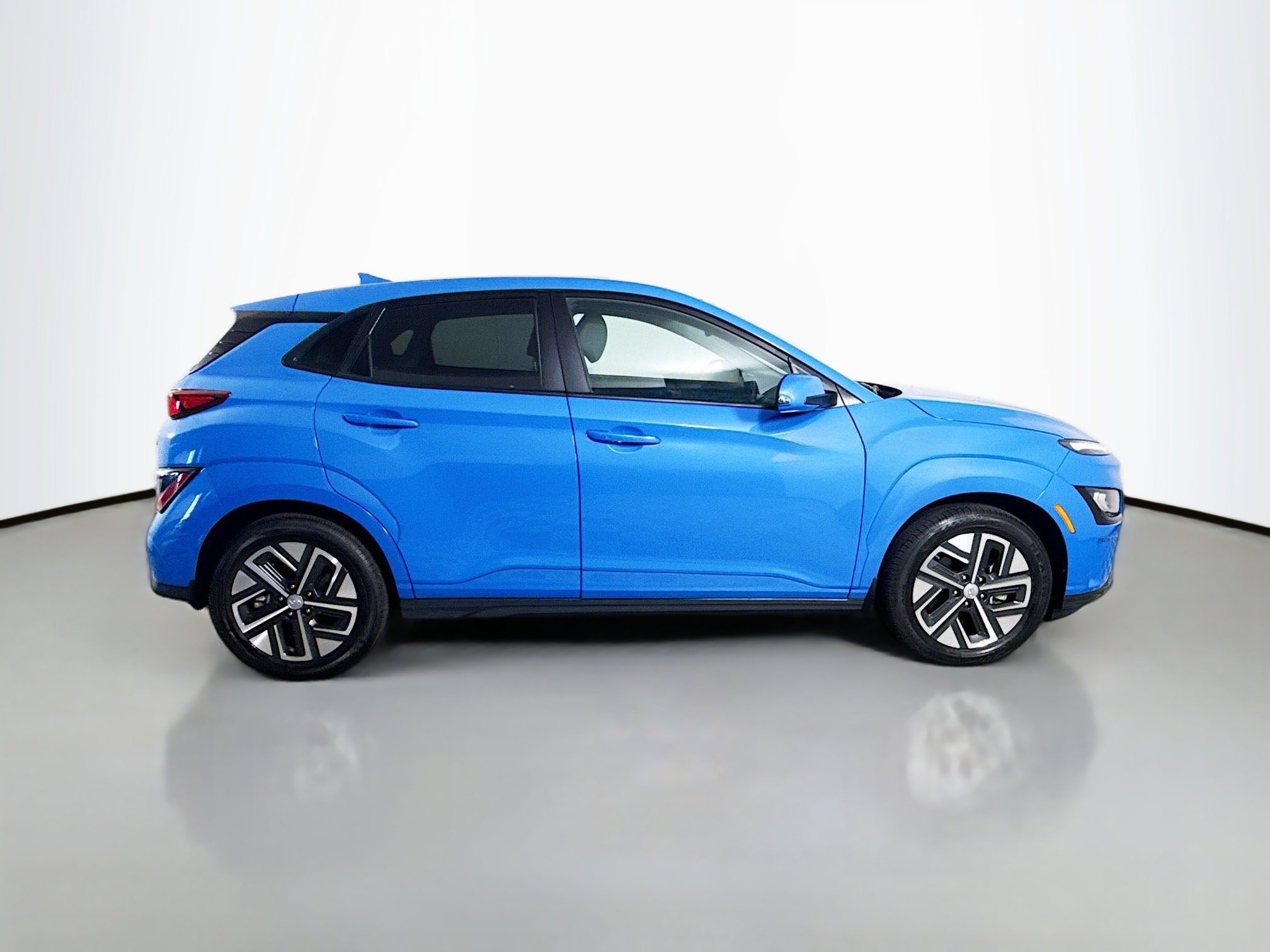 Used 2023 Hyundai Kona Limited image 11
