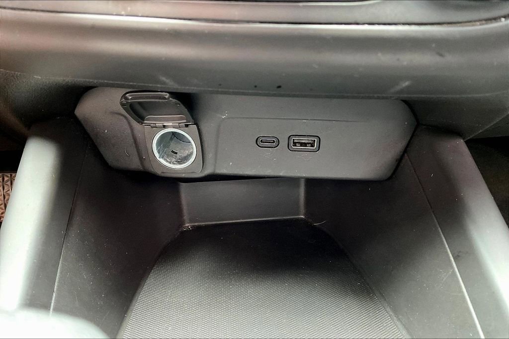 Used 2024 Chevrolet Trax RS FWD image 24
