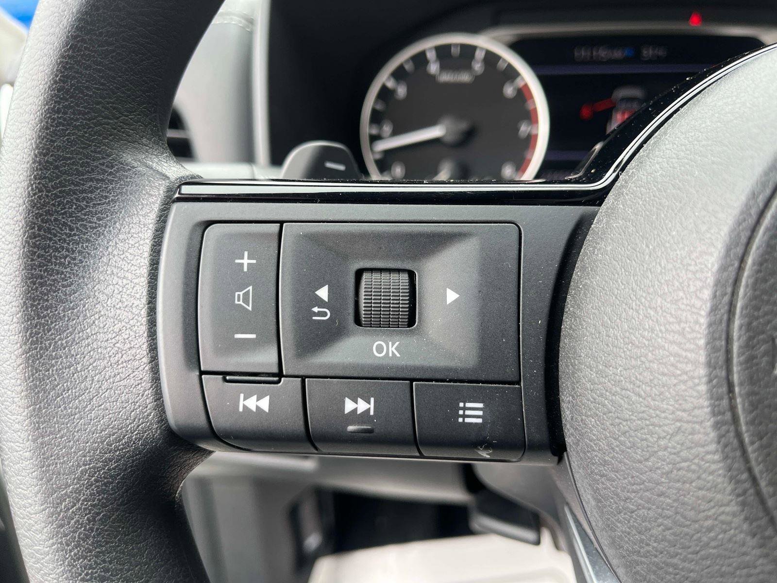 Certified 2023 Nissan Rogue SV image 29