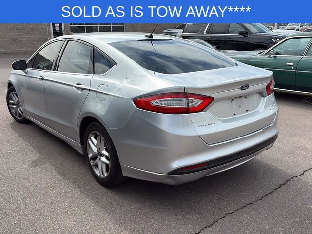 Used 2015 Ford Fusion SE FWD image 2