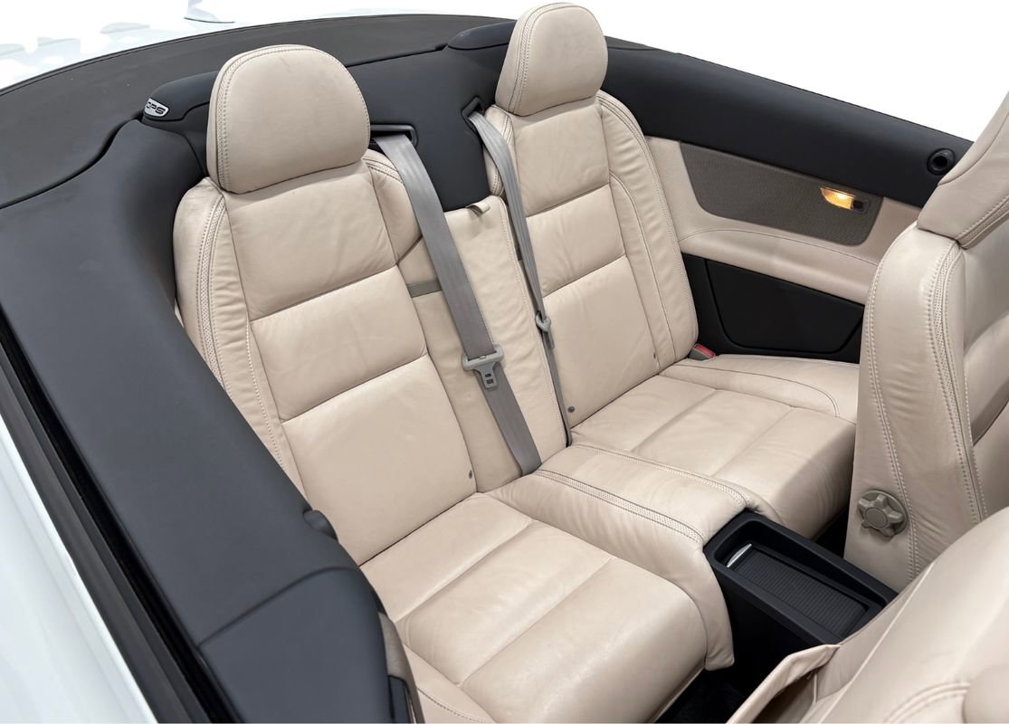 Used 2011 Volvo C70 T5 w/ Multimedia Pkg image 13