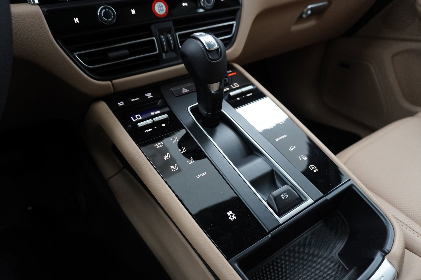 New 2026 Porsche Macan image 24