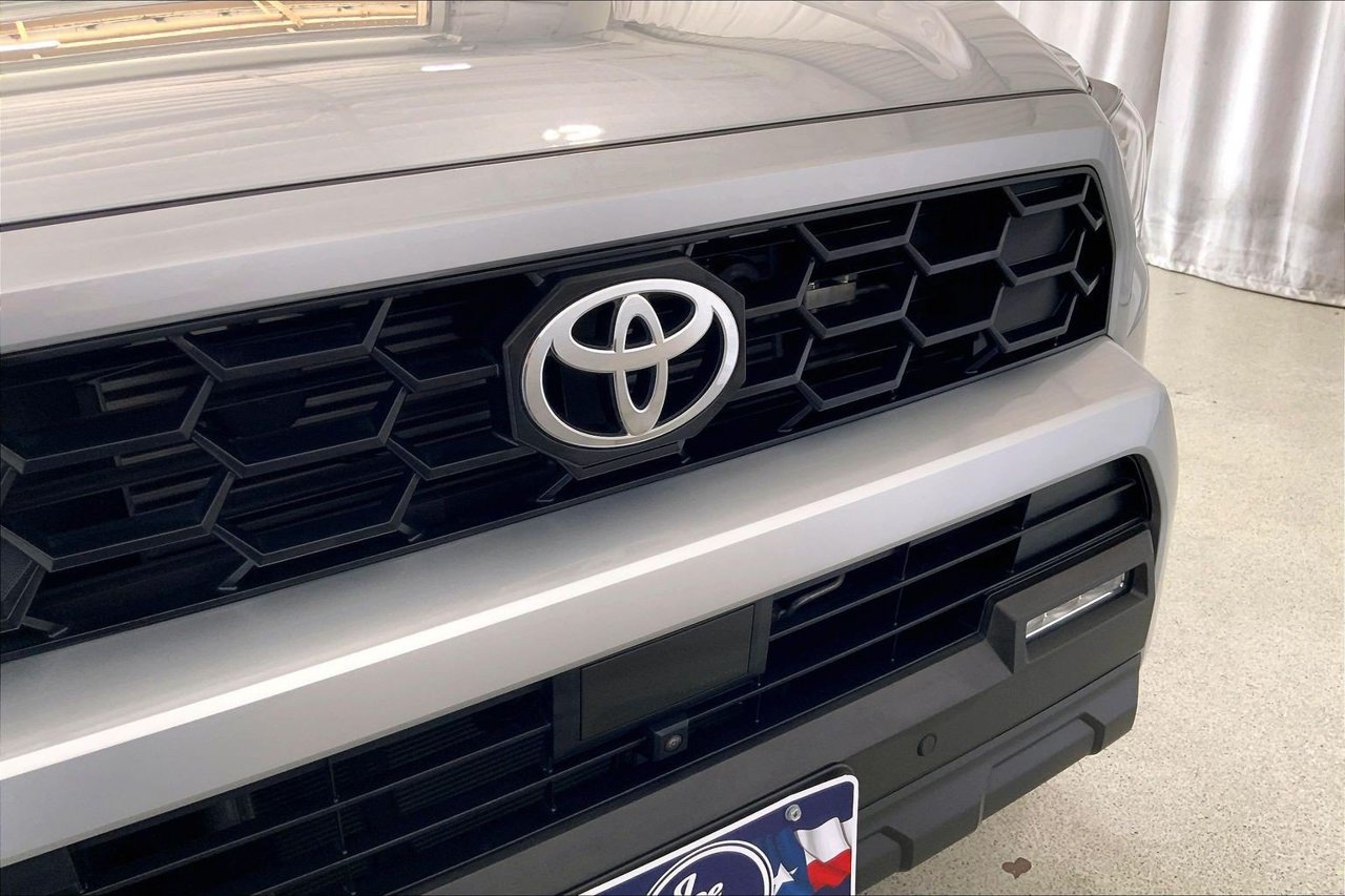 Used 2025 Toyota 4Runner TRD Off-Road Premium AWD/4WD image 30