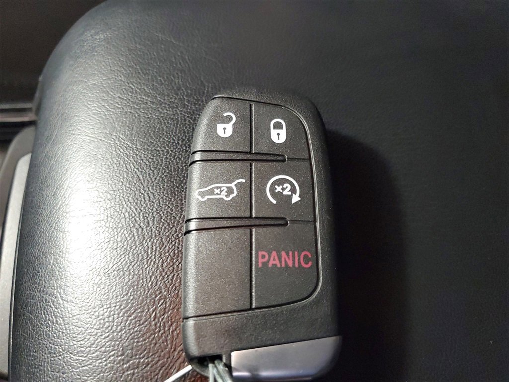 Used 2017 Dodge Charger SE w/ Blacktop Package image 23