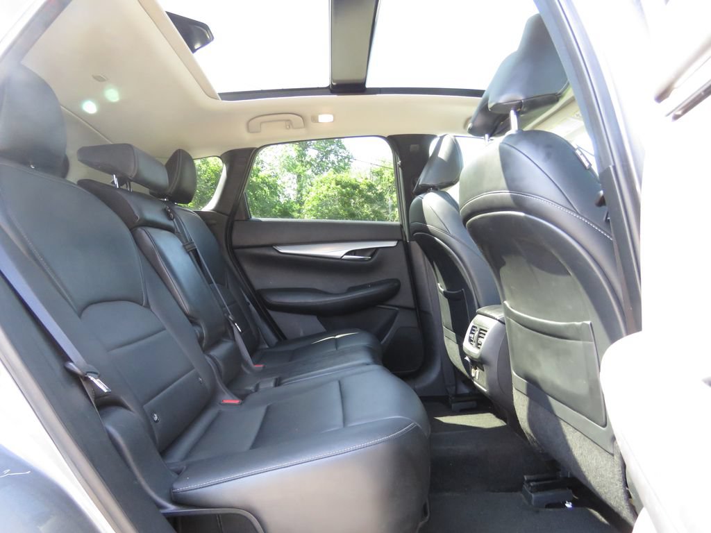 Used 2019 INFINITI QX50 Luxe AWD/4WD image 16