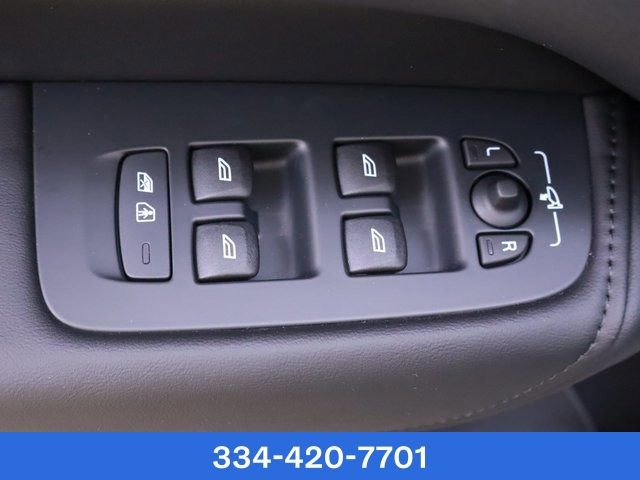 New 2024 Volvo XC60 T8 Plus w/ Climate Package image 11