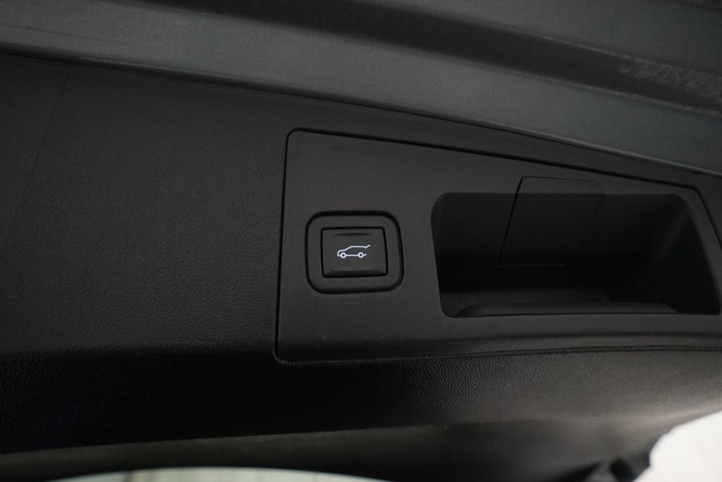 Used 2023 Cadillac XT5 Sportv w/ Technology Package image 15