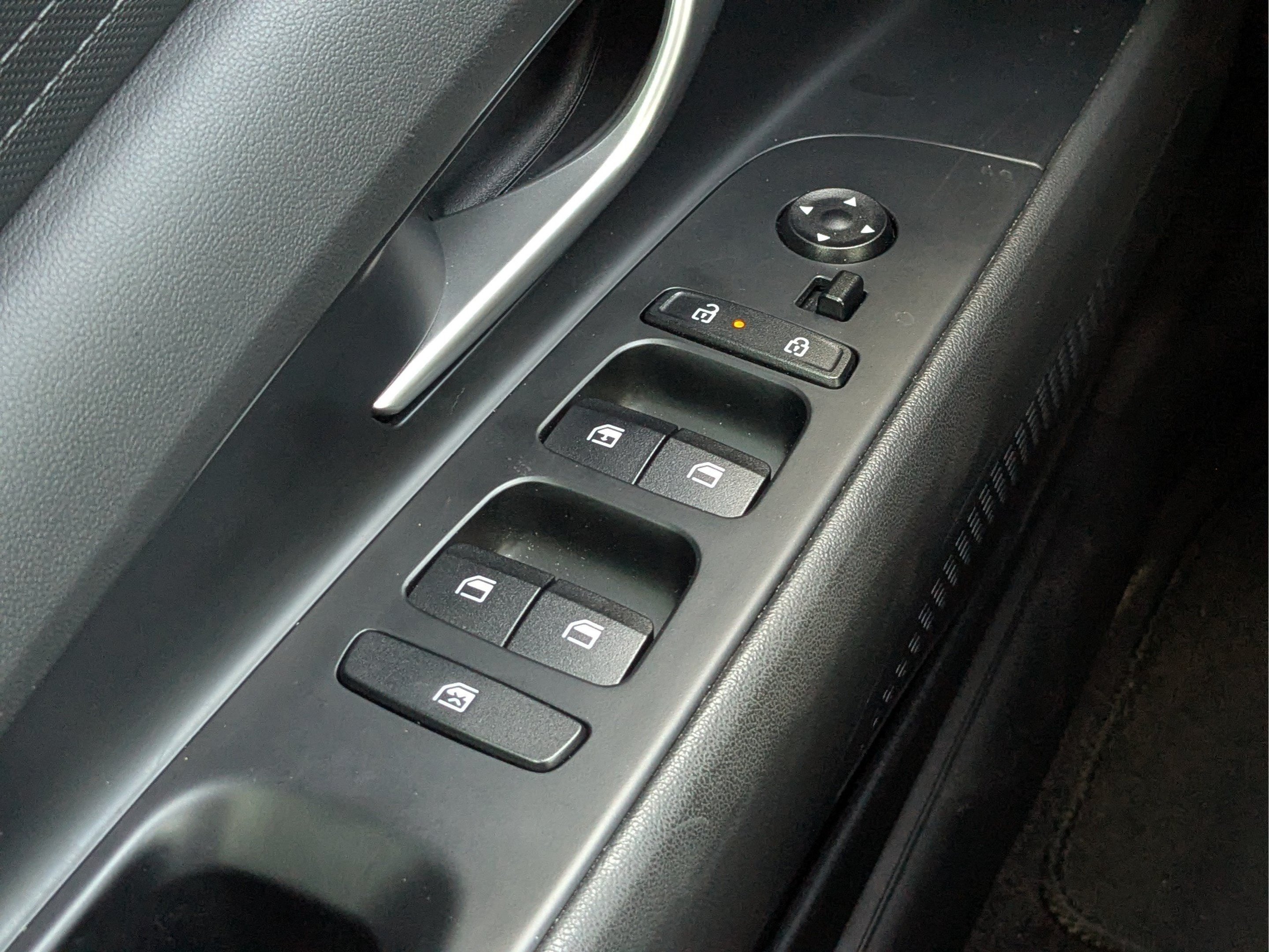 Used 2024 Hyundai Elantra SE FWD image 31