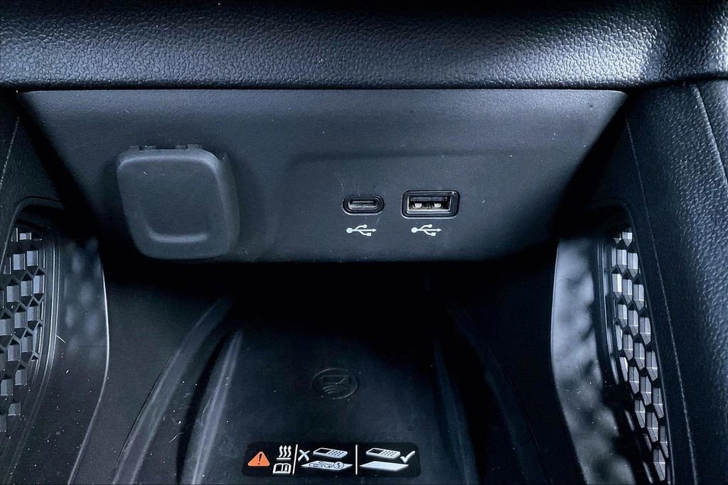 Used 2025 Chevrolet TrailBlazer RS w/ Convenience Package FWD image 33