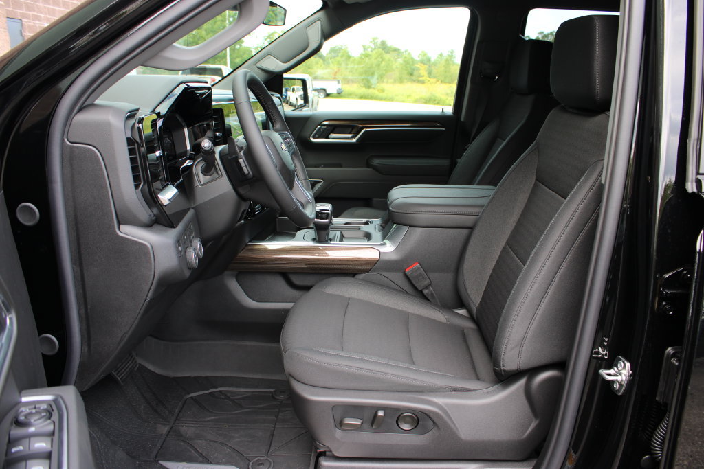 New 2026 Chevrolet Silverado 1500 LT w/ Safety Package AWD/4WD image 14