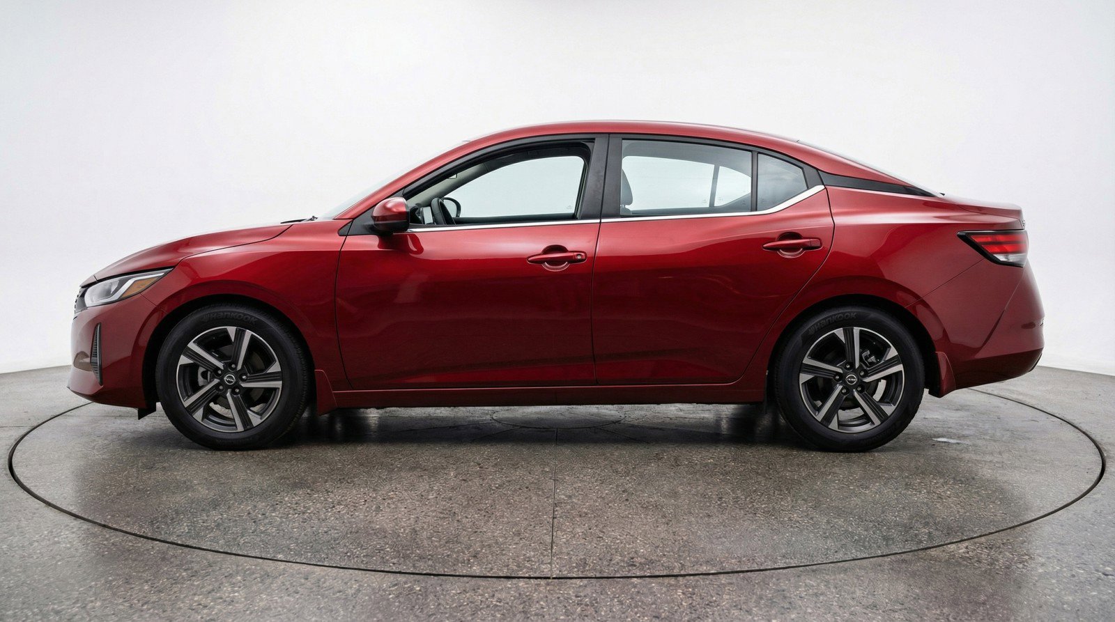 Used 2025 Nissan Sentra SV FWD image 5