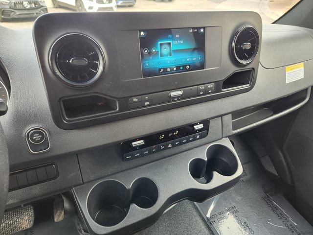 Used 2024 Mercedes-Benz Sprinter 2500 image 26