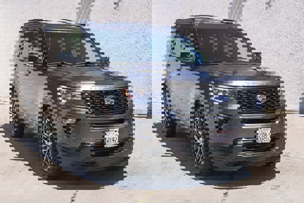 Used 2019 Ford Explorer Sport image 3