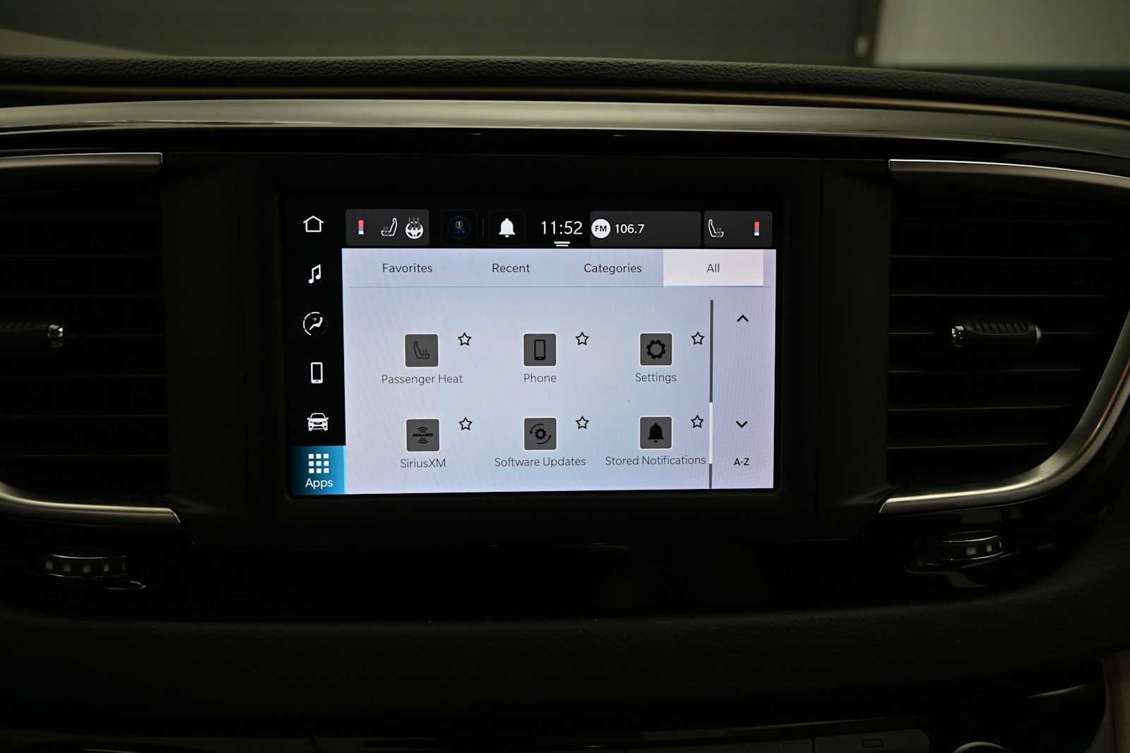 Used 2023 Chrysler Voyager LX FWD image 18