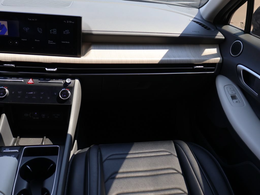 Used 2025 Hyundai Sonata SEL FWD image 12
