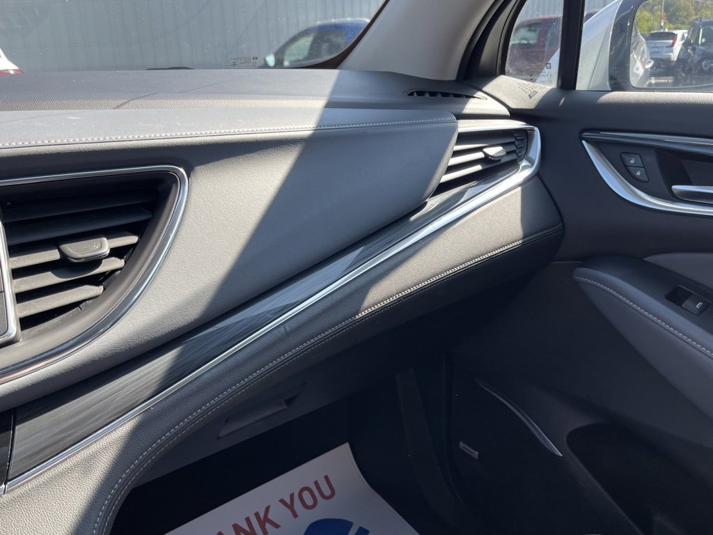 Used 2021 Buick Enclave Essence image 29
