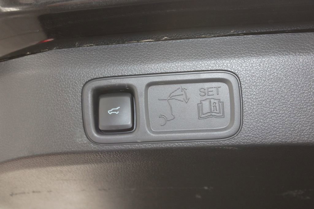 Used 2024 Ford Expedition XLT image 19