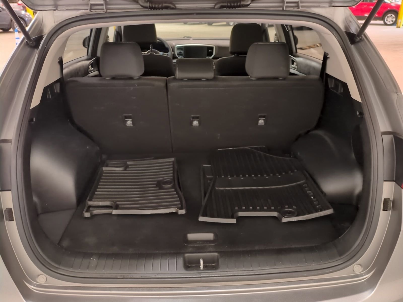 Used 2020 Kia Sportage LX image 12