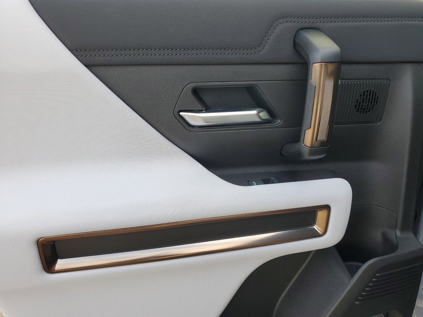 New 2025 GMC Hummer EV 2X image 15