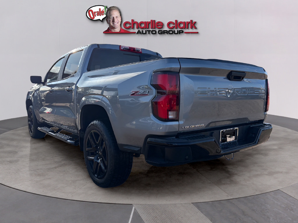 Used 2024 Chevrolet Colorado Z71 w/ Z71 Convenience Package 2 AWD/4WD image 3