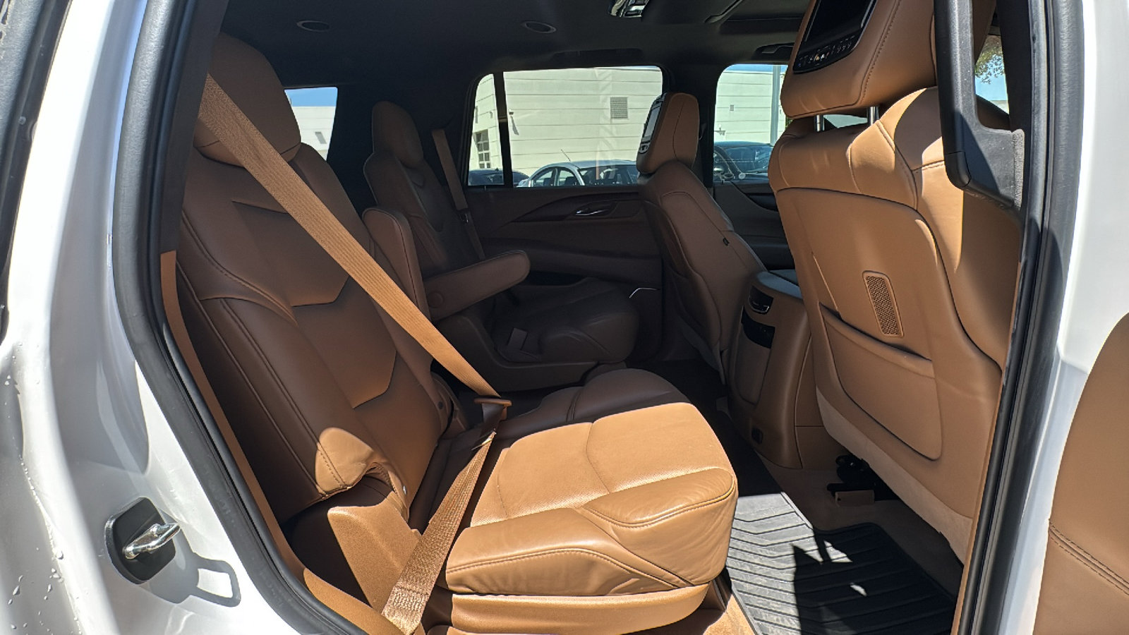 Used 2017 Cadillac Escalade Platinum image 26