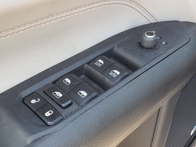 Used 2023 Jeep Compass Limited w/ Sun and Sound Group AWD/4WD image 22