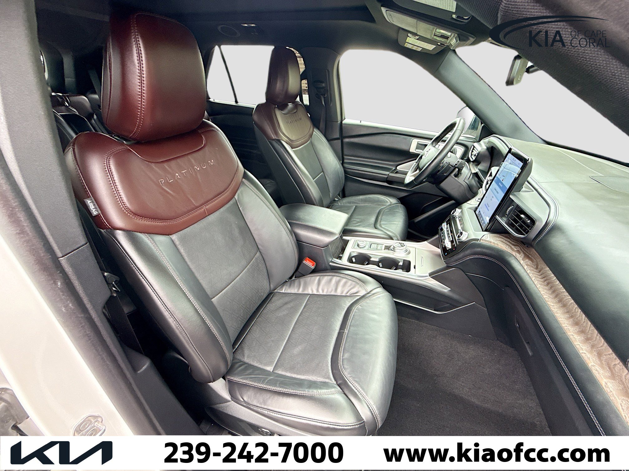 Used 2020 Ford Explorer Platinum w/ Premium Technology Package image 15