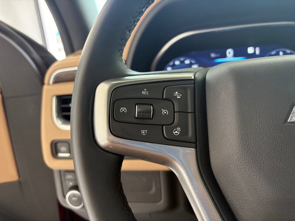 Used 2023 Chevrolet Suburban Premier AWD/4WD image 4