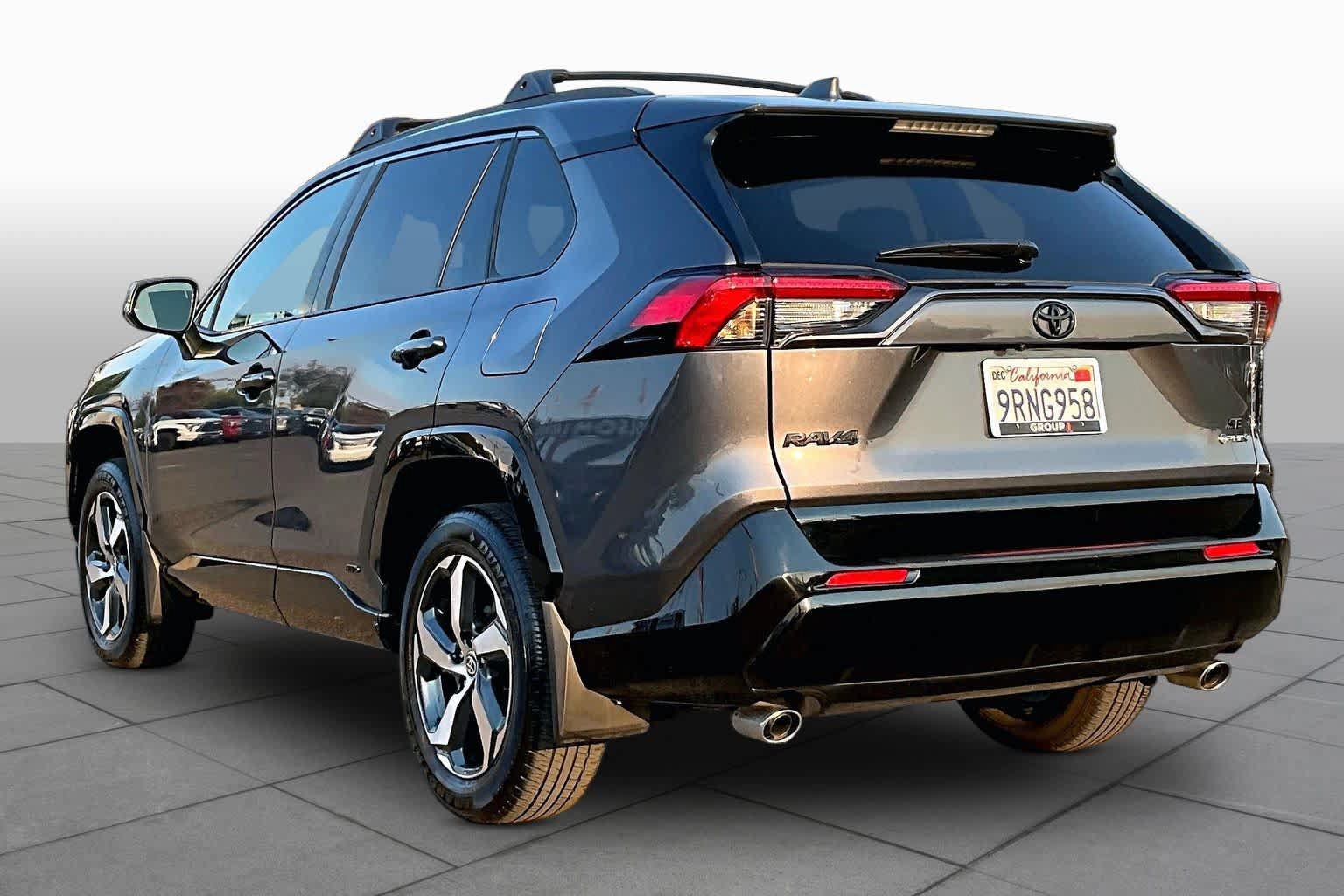 Used 2025 Toyota RAV4 SE w/ Weather & Moonroof Package AWD/4WD image 11