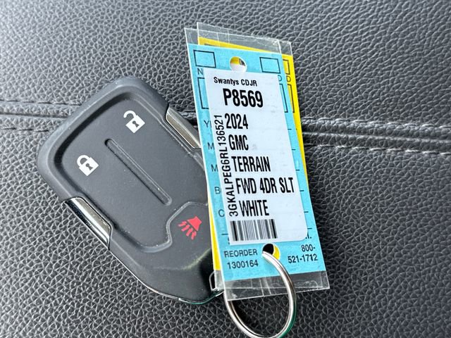 Used 2024 GMC Terrain SLT FWD image 29