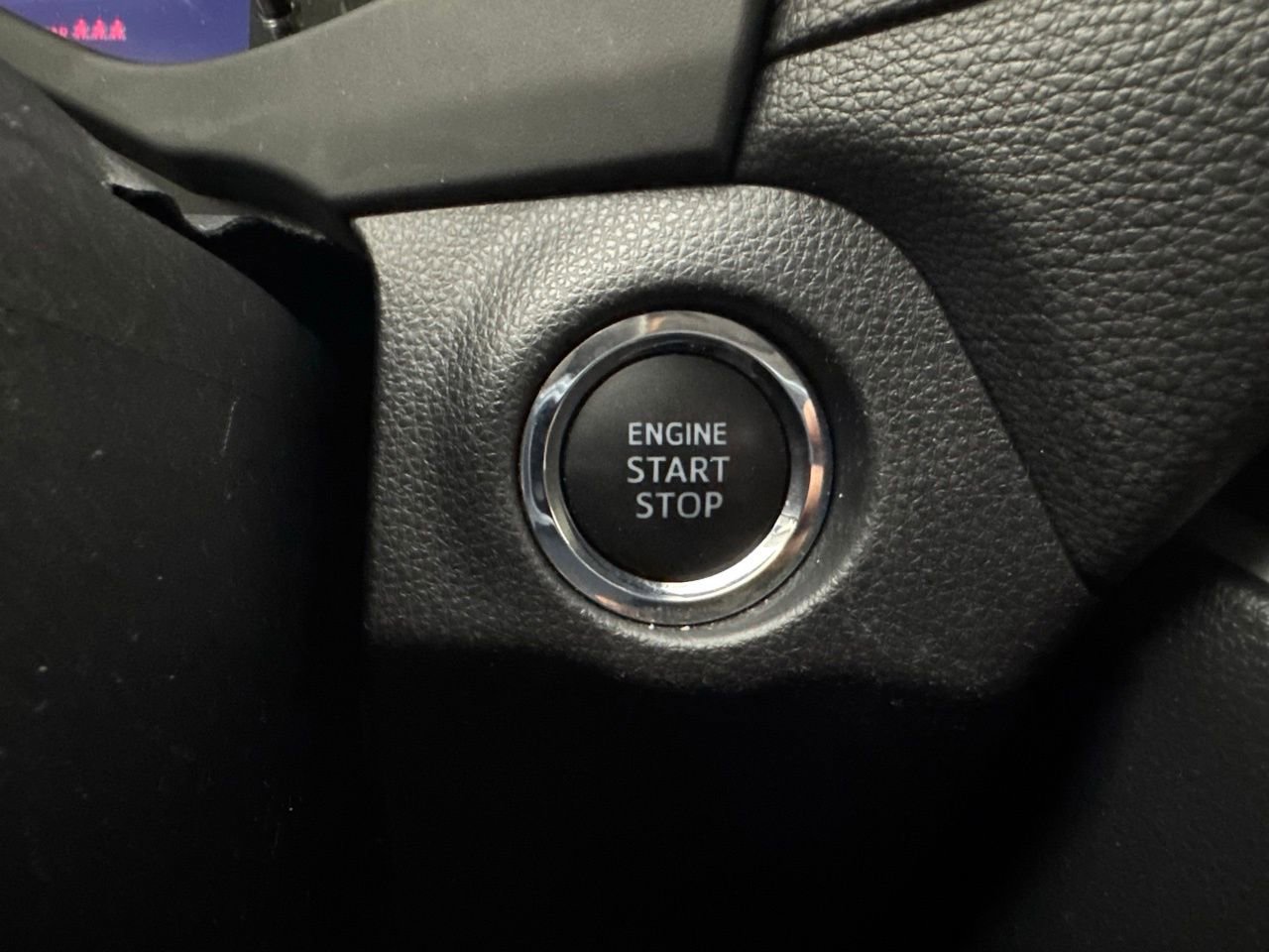 Used 2019 Toyota RAV4 Limited w/ Advanced Technology Package image 18