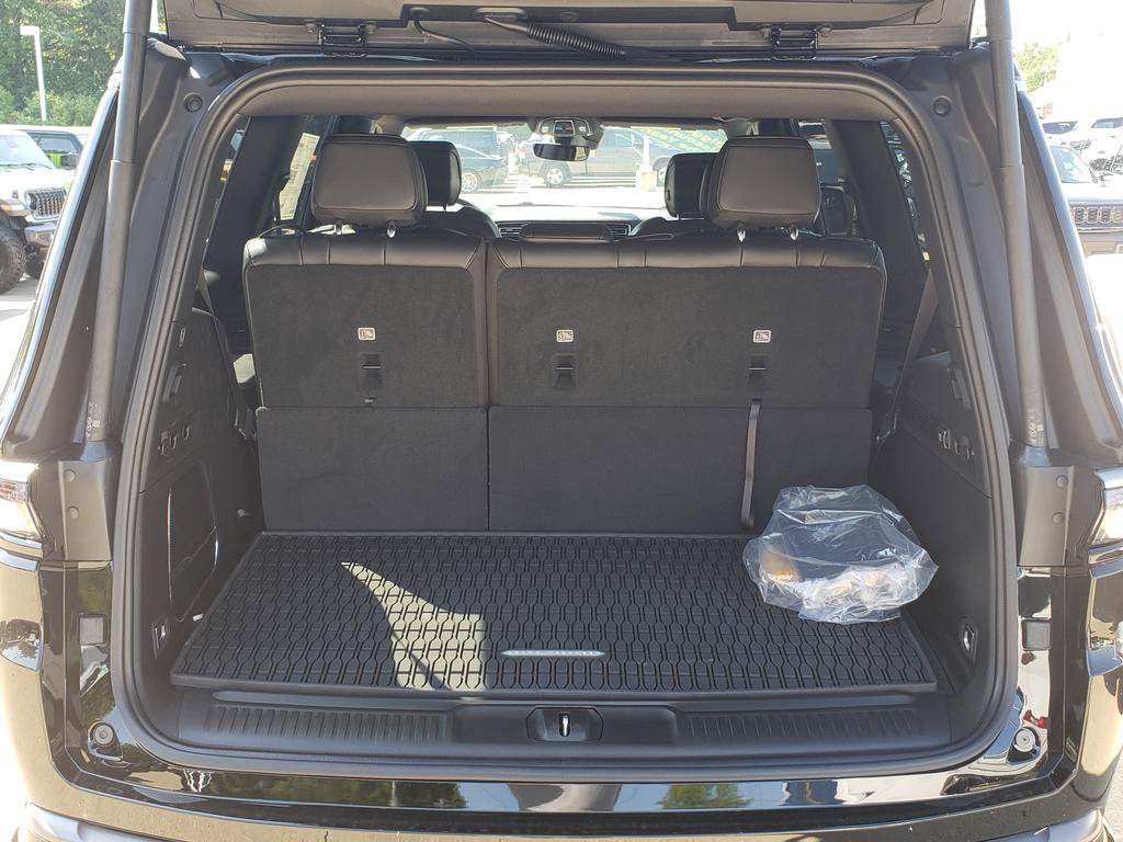 New 2026 Jeep Grand Wagoneer 4WD w/ HD Trailer Tow Package image 6