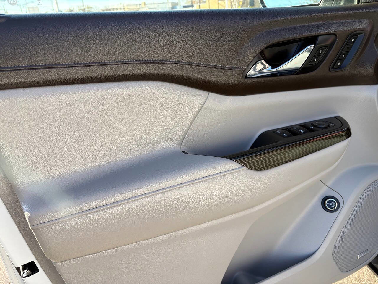 Used 2019 GMC Acadia SLT w/ LPO, Cargo Package image 12