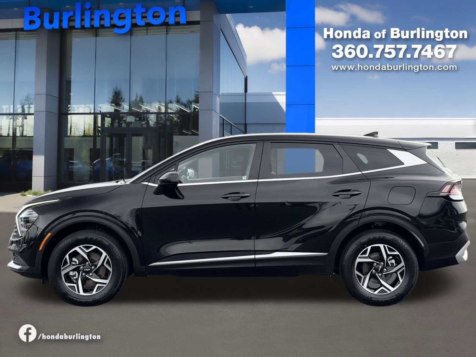 Used 2024 Kia Sportage LX image 3