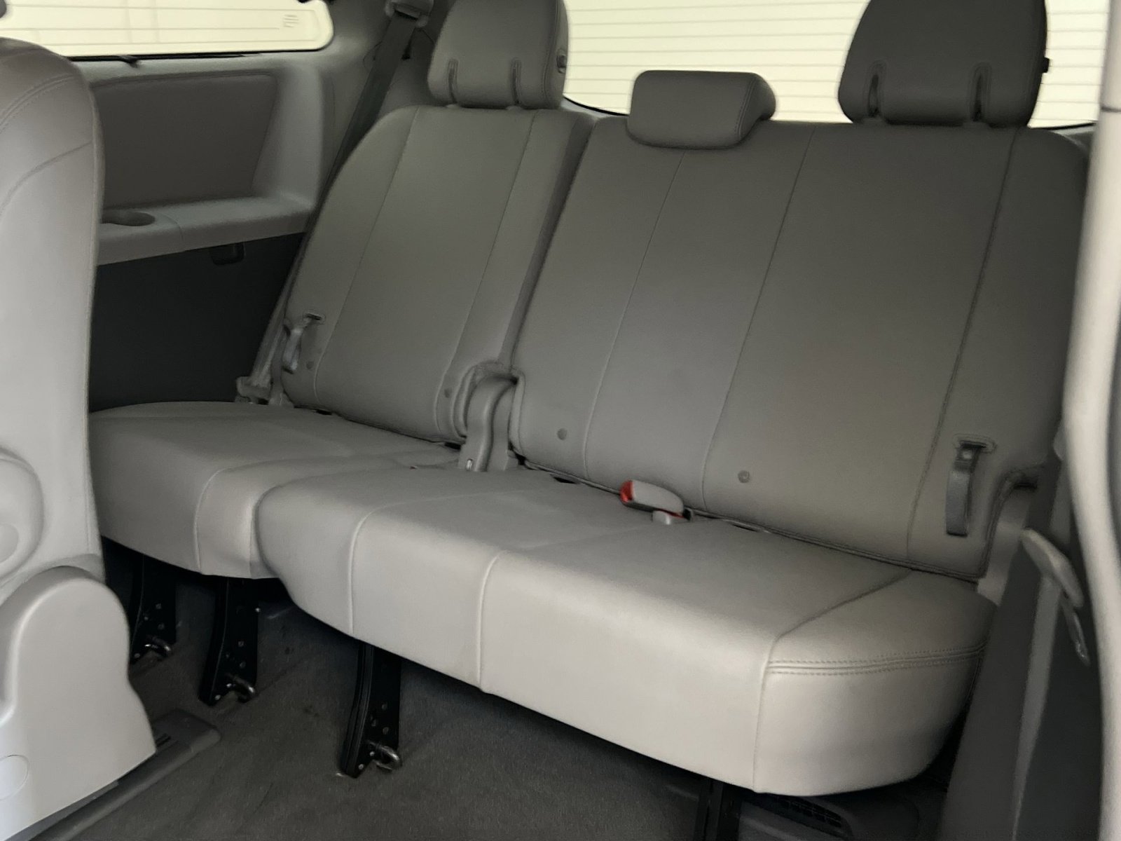 Used 2019 Toyota Sienna XLE w/ XLE Navigation Package image 24